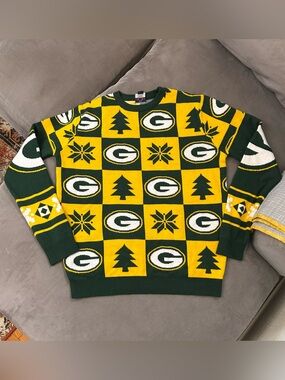 NFL Team Apparel Green Bay Packers Christmas Sweater Men’s Size Large EUC